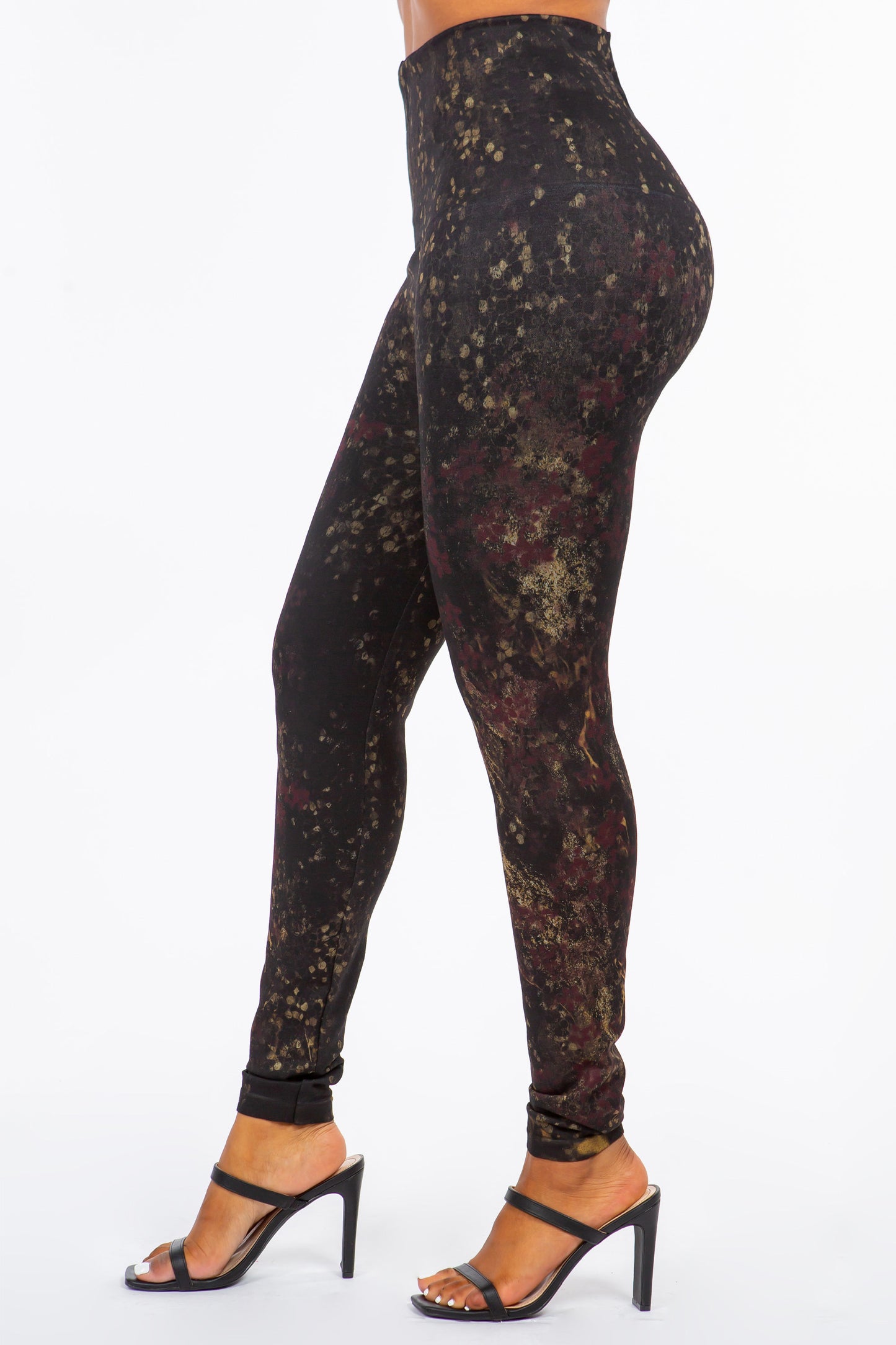 Glimmer Blossoms Printed Leggings in Pinot